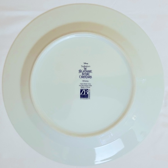 2pc Disney Nightmare Before Christmas Halloween Dinner Plates 10.5” NWT - Picture 4 of 4